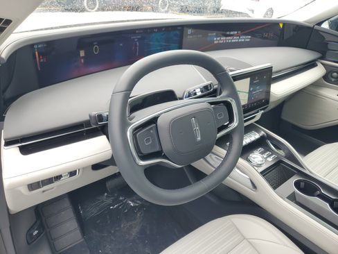 New 2026 Lincoln Nautilus Reserve w/ Jet Appearance Package AWD/4WD image 13