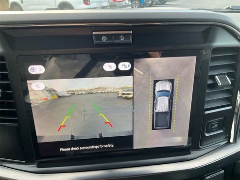 New 2026 Ford F250 Lariat w/ Black Appearance Package image 24