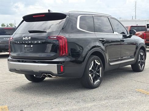 Used 2024 Kia Telluride S w/ S Sunroof Package FWD image 5
