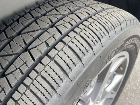 Certified 2021 Jeep Grand Cherokee Overland AWD/4WD image 10