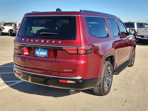 Used 2024 Jeep Wagoneer Series II image 4