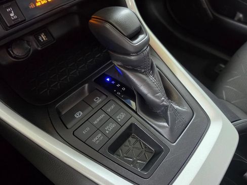 Used 2024 Toyota RAV4 XLE w/ Convenience Package AWD/4WD image 33