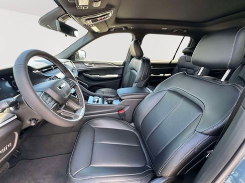 New 2026 Jeep Grand Cherokee L Limited w/ Luxury Tech Group II AWD/4WD image 20