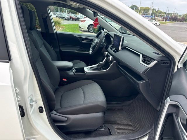 Used 2025 Toyota RAV4 XLE w/ Convenience Package AWD/4WD image 33