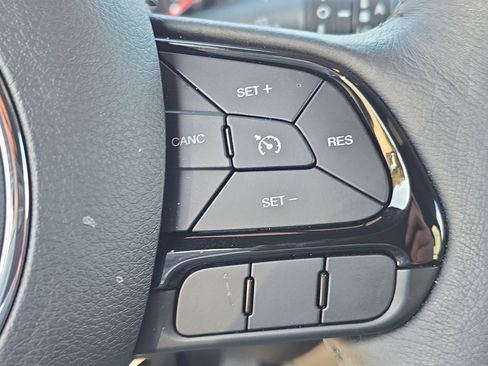 Certified 2022 Jeep Renegade Altitude w/ Convenience Group image 25