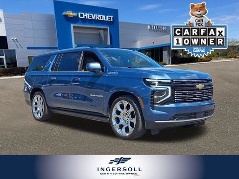 Used 2025 Chevrolet Suburban High Country AWD/4WD image 1