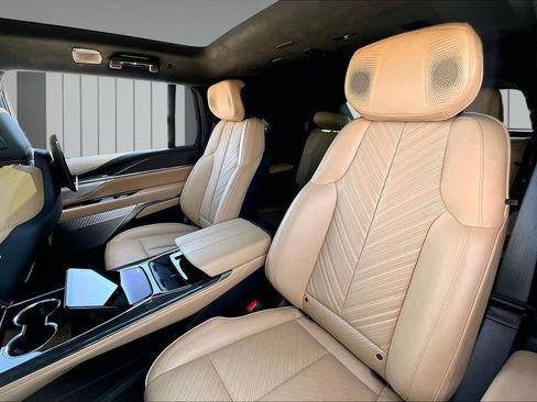 Used 2025 Cadillac Escalade IQ Sport 2 AWD/4WD image 28