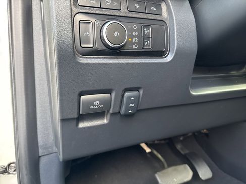 Used 2023 Ford F350 Platinum w/ FX4 Off-Road Package image 15