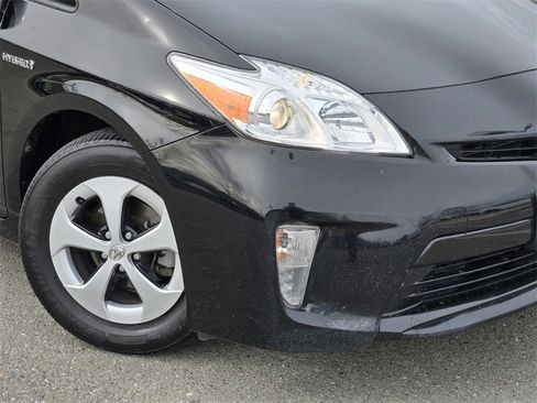 Used 2015 Toyota Prius Three image 9