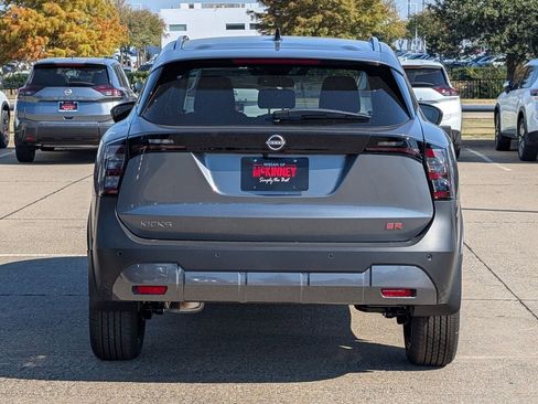New 2026 Nissan Kicks SR FWD image 5