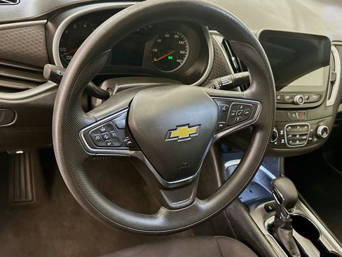 Used 2024 Chevrolet Malibu LT FWD image 18