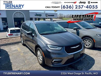 Used 2022 Chrysler Pacifica Touring-L