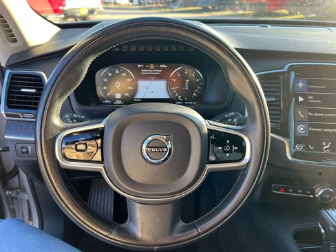 Used 2018 Volvo XC90 T5 Momentum w/ Convenience Package image 10
