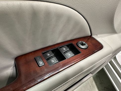 Used 2005 Cadillac STS V8 w/ Preferred Equipment Group image 23