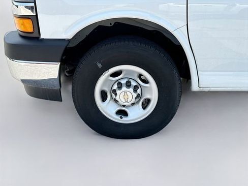 New 2024 Chevrolet Express 3500 w/ Power Convenience Package RWD image 18