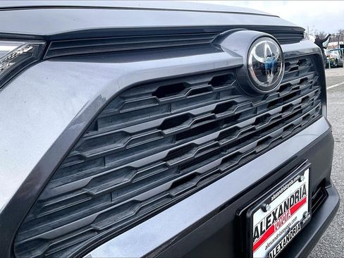 Used 2019 Toyota RAV4 XLE Premium image 29