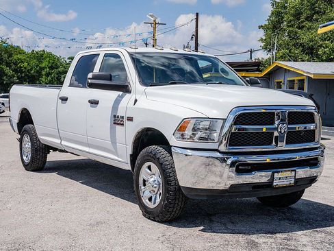Used 2018 RAM 2500 Tradesman w/ Chrome Appearance Group AWD/4WD image 3