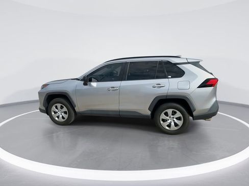 Used 2021 Toyota RAV4 LE image 4