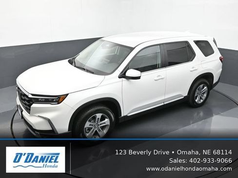 Used 2025 Honda Pilot EX-L image 16