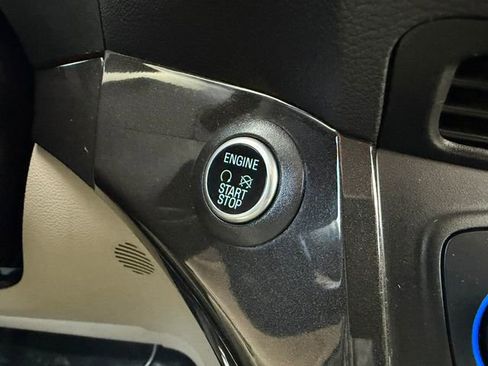 Certified 2019 Ford Escape Titanium AWD/4WD image 21