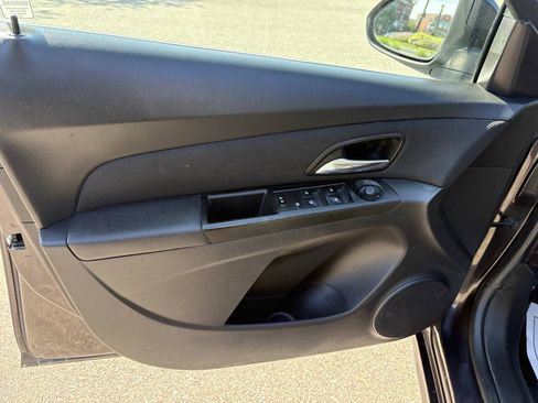 Used 2016 Chevrolet Cruze LT FWD image 23