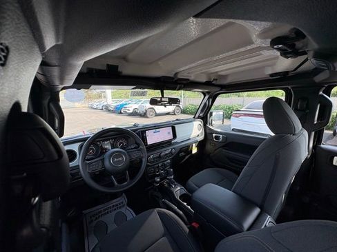 New 2026 Jeep Gladiator Sport image 18