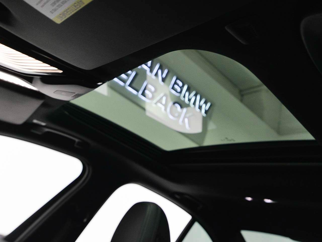 Used 2023 BMW 330i Sedan w/ Premium Package RWD image 7