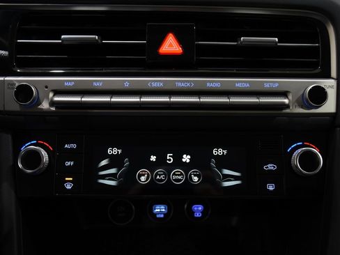 New 2026 Genesis G70 2.5T RWD image 15