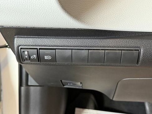 Used 2023 Toyota Corolla SE image 16