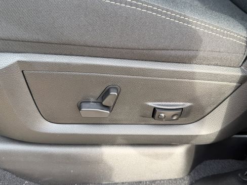 New 2026 RAM 2500 Big Horn AWD/4WD image 19