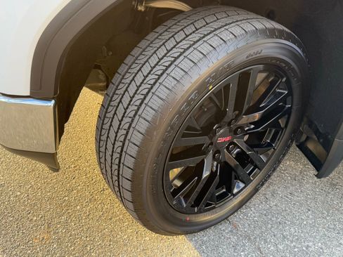 Used 2019 GMC Sierra 1500 SLT w/ SLT Premium Package image 19