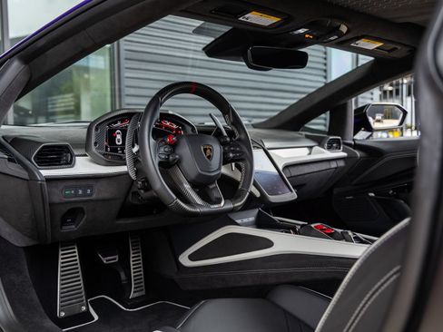 Used 2026 Lamborghini Revuelto AWD/4WD image 40