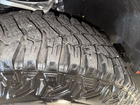 Used 2024 Ford Bronco Badlands image 11