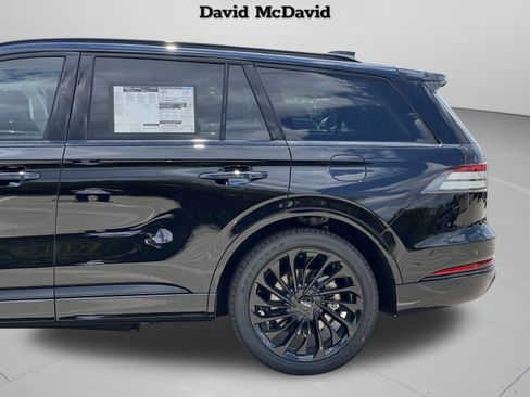 Certified 2025 Lincoln Aviator Reserve w/ Equipment Group 201A AWD/4WD image 5