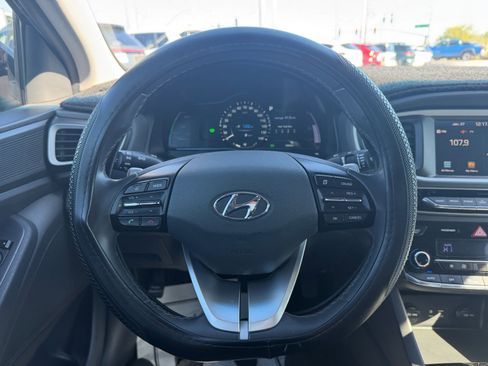 Used 2018 Hyundai Ioniq SEL image 9