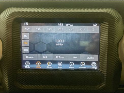 Used 2020 Jeep Gladiator Sport w/ Quick Order Package 24S image 15