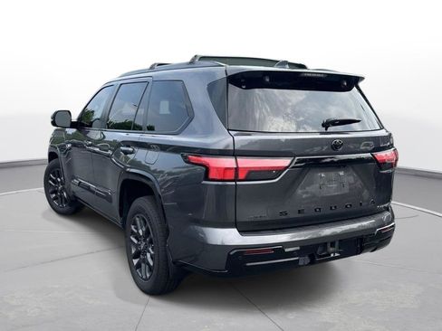 Used 2025 Toyota Sequoia Platinum AWD/4WD image 8