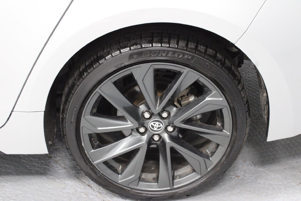 Used 2025 Toyota Corolla SE FWD image 13