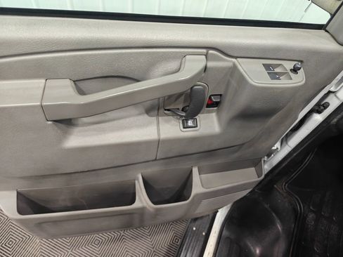 Used 2016 Chevrolet Express 3500 LT w/ LT Preferred Equipment Group RWD image 32