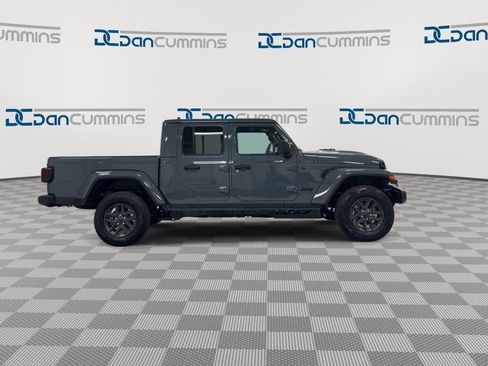 New 2026 Jeep Gladiator Sport AWD/4WD image 9