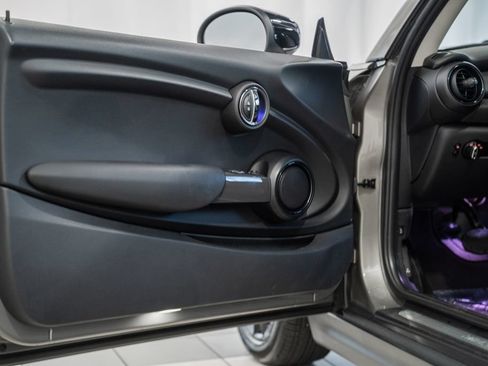 Used 2020 MINI Cooper 2-Door Hardtop FWD image 31