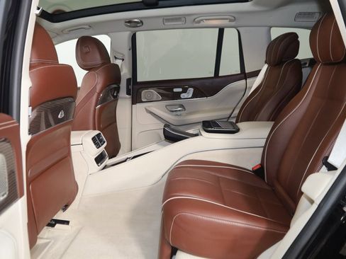 Used 2022 Mercedes-Benz Maybach GLS 600 4MATIC image 79