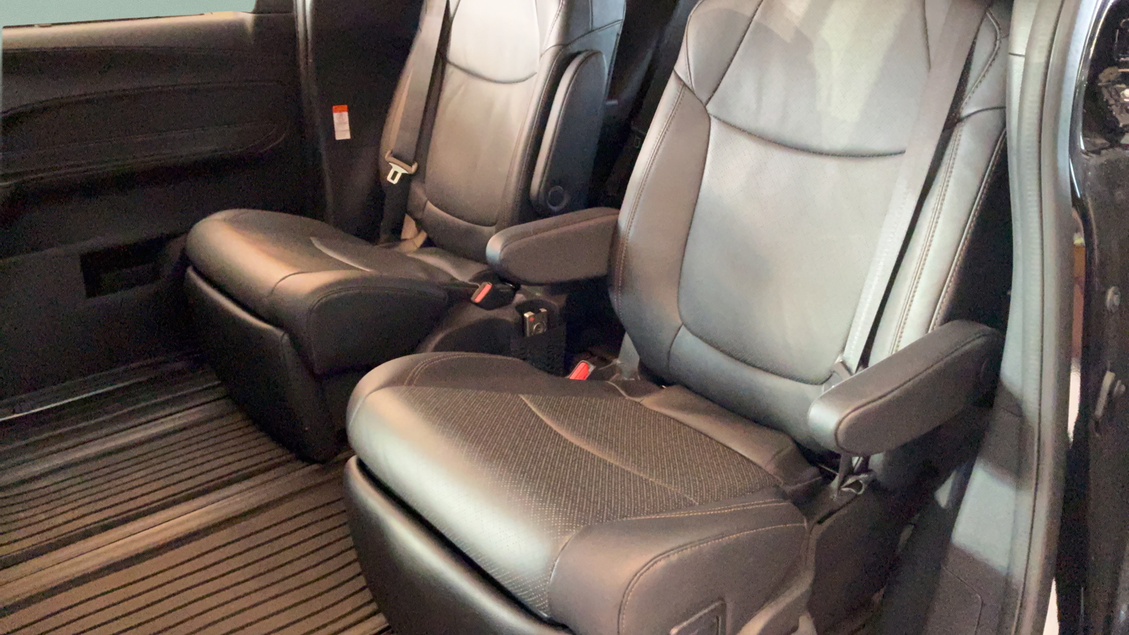 Certified 2025 Toyota Sienna Limited AWD/4WD image 30