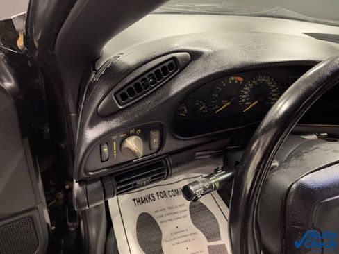 Used 1993 Chevrolet Camaro Z28 image 38