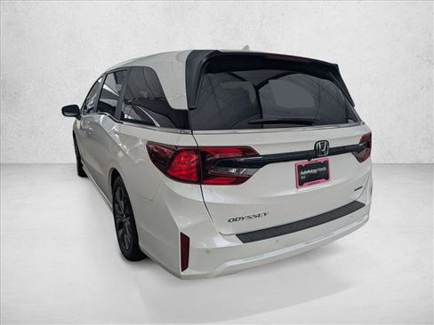 New 2026 Honda Odyssey Touring image 9