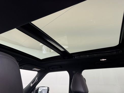 Used 2025 Nissan Armada PRO-4X w/ Pro-4X Premium Package image 15