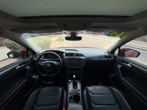 Used 2018 Volkswagen Tiguan SEL Premium FWD image 13