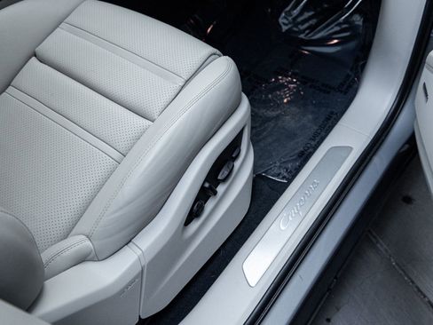 Certified 2022 Porsche Cayenne Coupe image 34