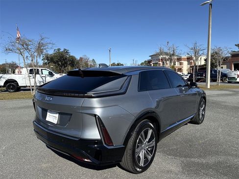 Used 2024 Cadillac Lyriq Luxury image 3