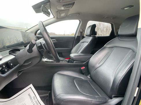 Used 2023 Kia Sportage EX image 12